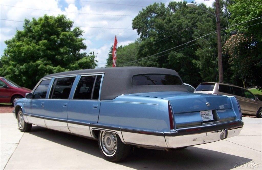 sharp and clean 1995 Cadillac Fleetwood HIGH TOP Limousine