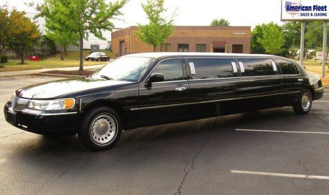 well equipped 2000 Lincoln Town Car Limousine for sale