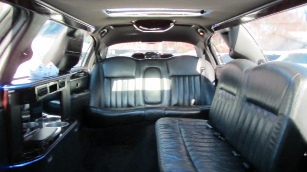 well serviced 2007 Lincoln Town Car Limousine