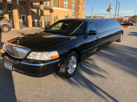 very nice 2011 Lincoln Town Car limousine for sale