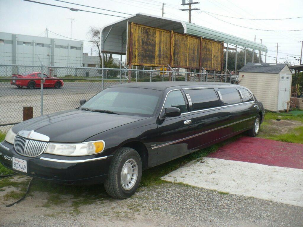 some blemishes 1999 Lincoln Town Car Limousine