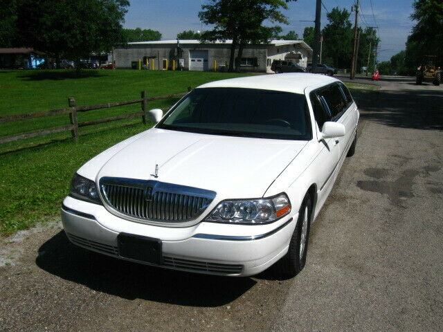 well maintained 2010 Lincoln Town Car limousine