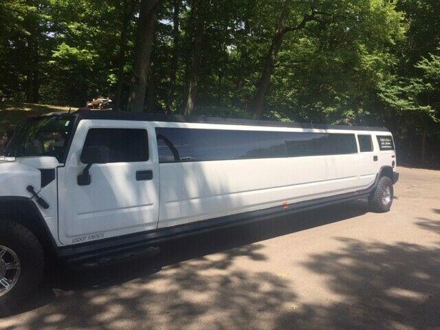 very nice 2005 Hummer H2 Stretch Limousine