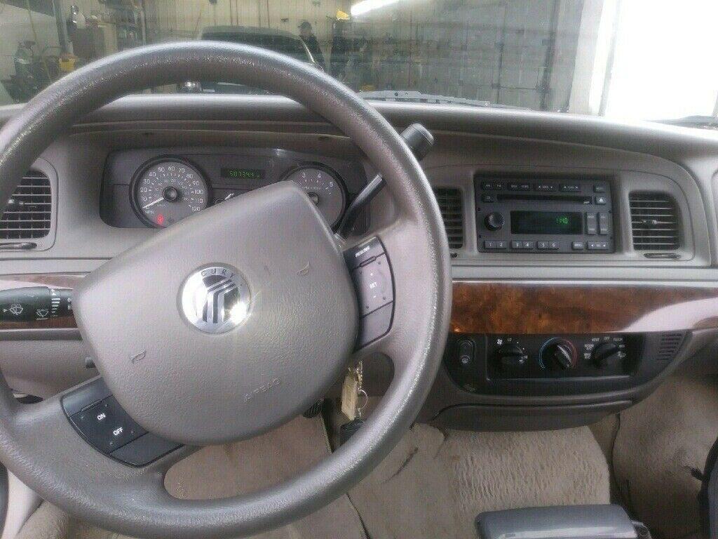 low miles 2007 Mercury Grand Marquis lmousine