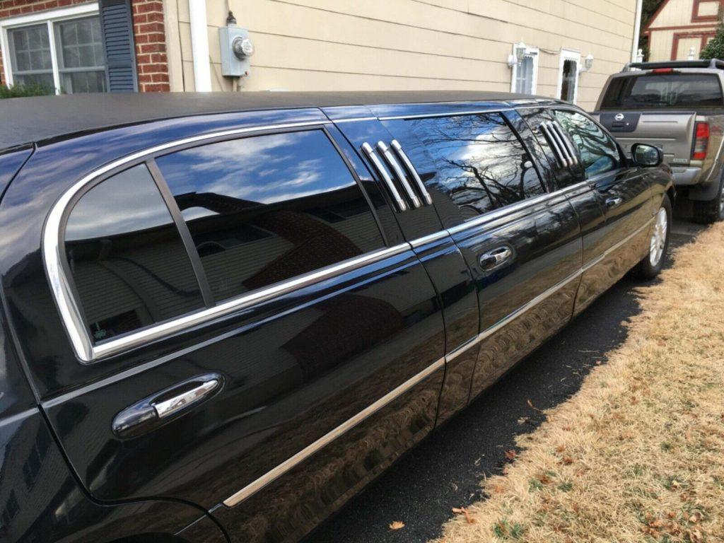 well equipped 2011 Lincoln Town Car Royale Limousine