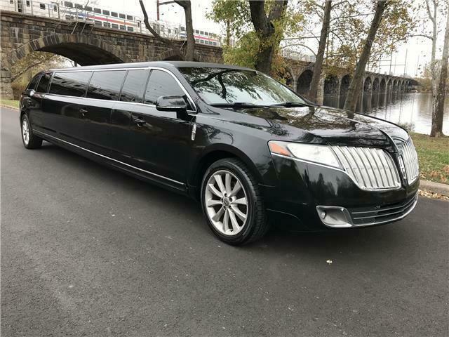 beautiful 2012 Lincoln MKT limousine