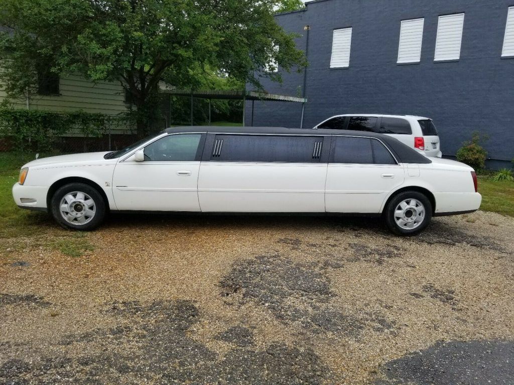 low miles 2000 Cadillac DeVille limousine