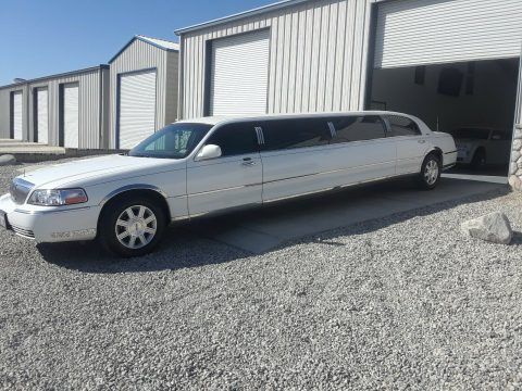 solid 2005 Lincoln Town Car Limousine for sale