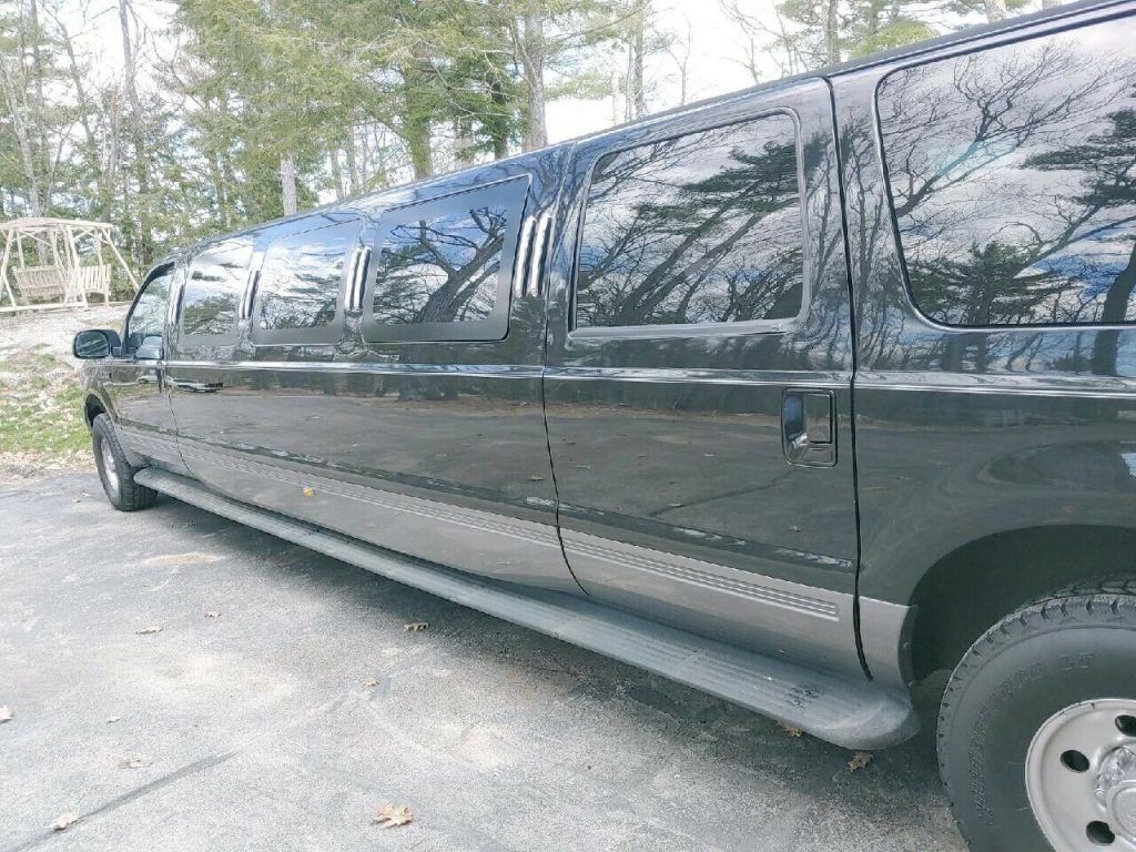 very nice 2004 Ford Excursion XLT limousine