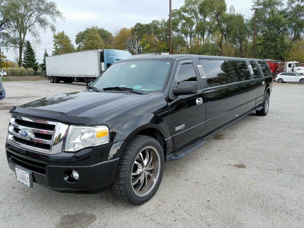 stretched 2007 Ford Expedition EL XLT Limousine