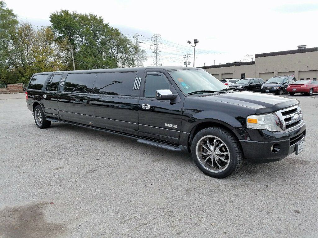 stretched 2007 Ford Expedition EL XLT Limousine