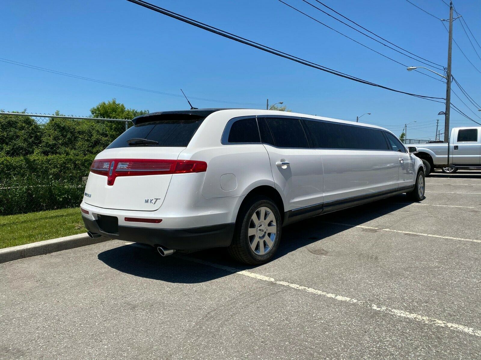 fresh 2019 Lincoln MKT limousine