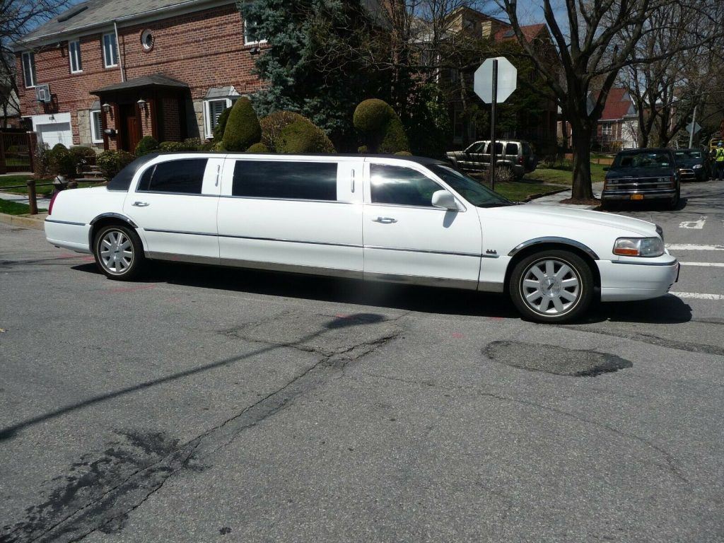 nicely equipped 2003 Lincoln Town Car Limousine