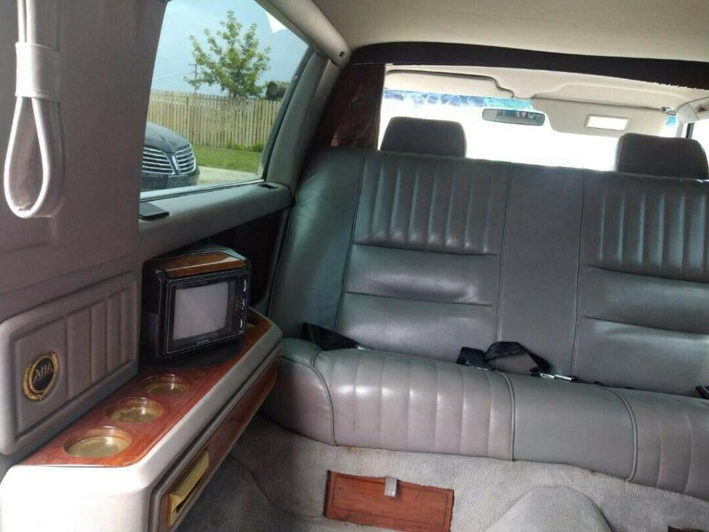very nice 1989 Lincoln Town Car Limousine