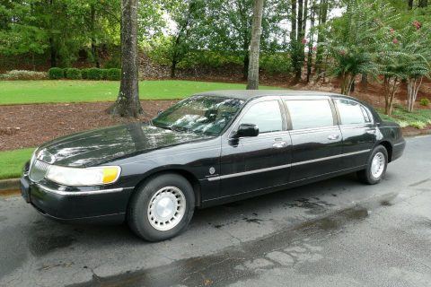 needs TLC 2000 Lincoln Town Car Limousine for sale