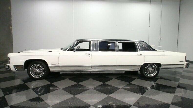 1975 Lincoln Continental Limousine [original shape]