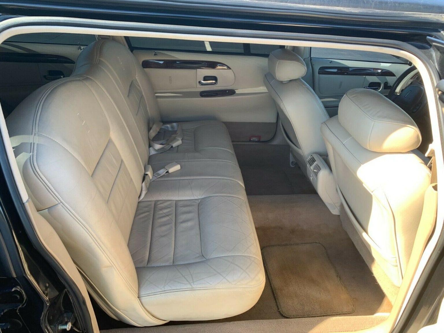 1999 Lincoln Town Car limousine [extremely clean] for sale