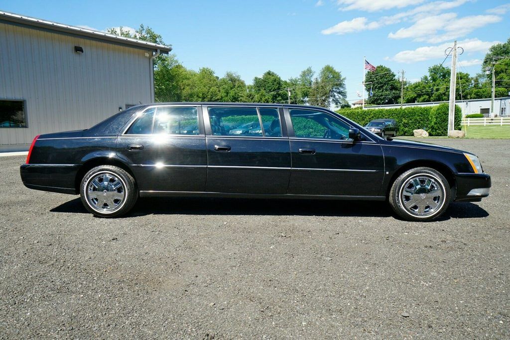 2007 Cadillac DTS Superior Coach Limousine [well optioned]