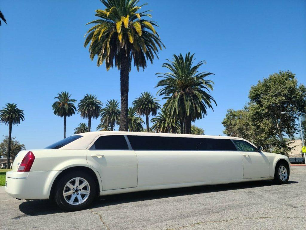 2007 Chrysler 300 Series Limousine [well maintained]