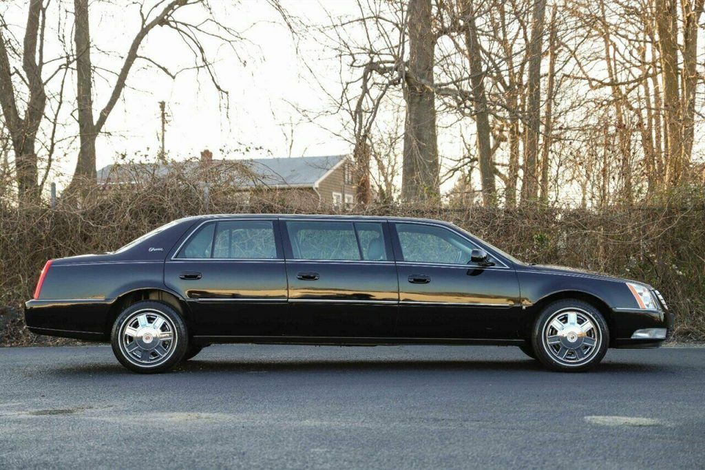 2008 Cadillac DTS Limousine [mint Caddy]