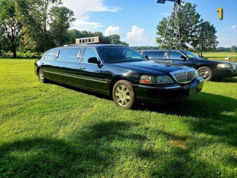 2011 Lincoln Town Car Limousine [new parts] for sale