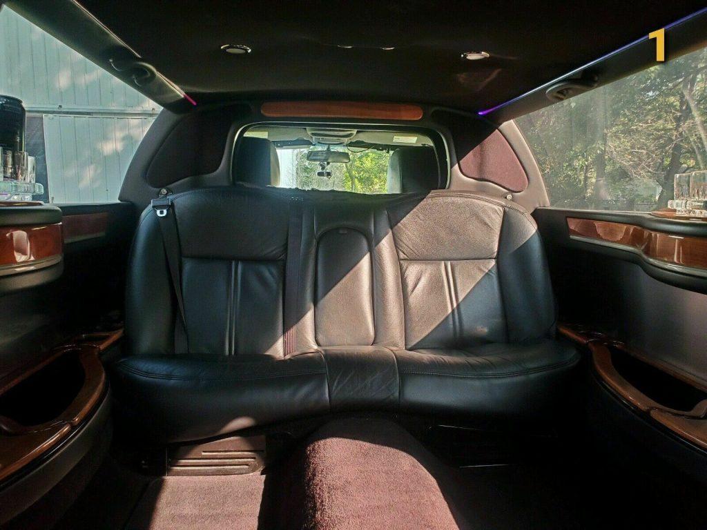2011 Lincoln Town Car Limousine [new parts]