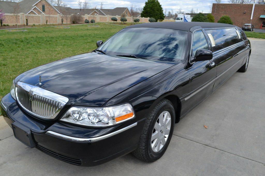 2005 Lincoln Town Car [many upgrades]