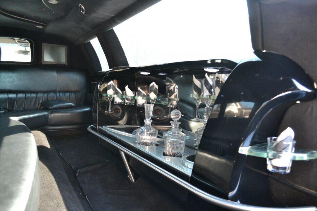 2007 Lincoln Town Car limousine [excellent shape]