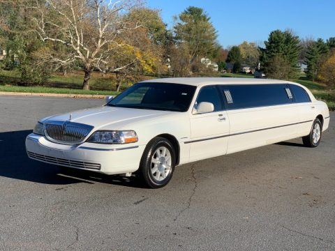 2009 Lincoln Town Car 120&#8243; limousine [very clean] for sale