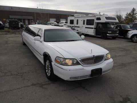 2007 Lincoln Town Car limousine [body needs some work] for sale