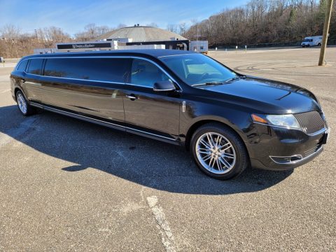 2014 Lincoln MKT limousine [extra set of wheels] for sale