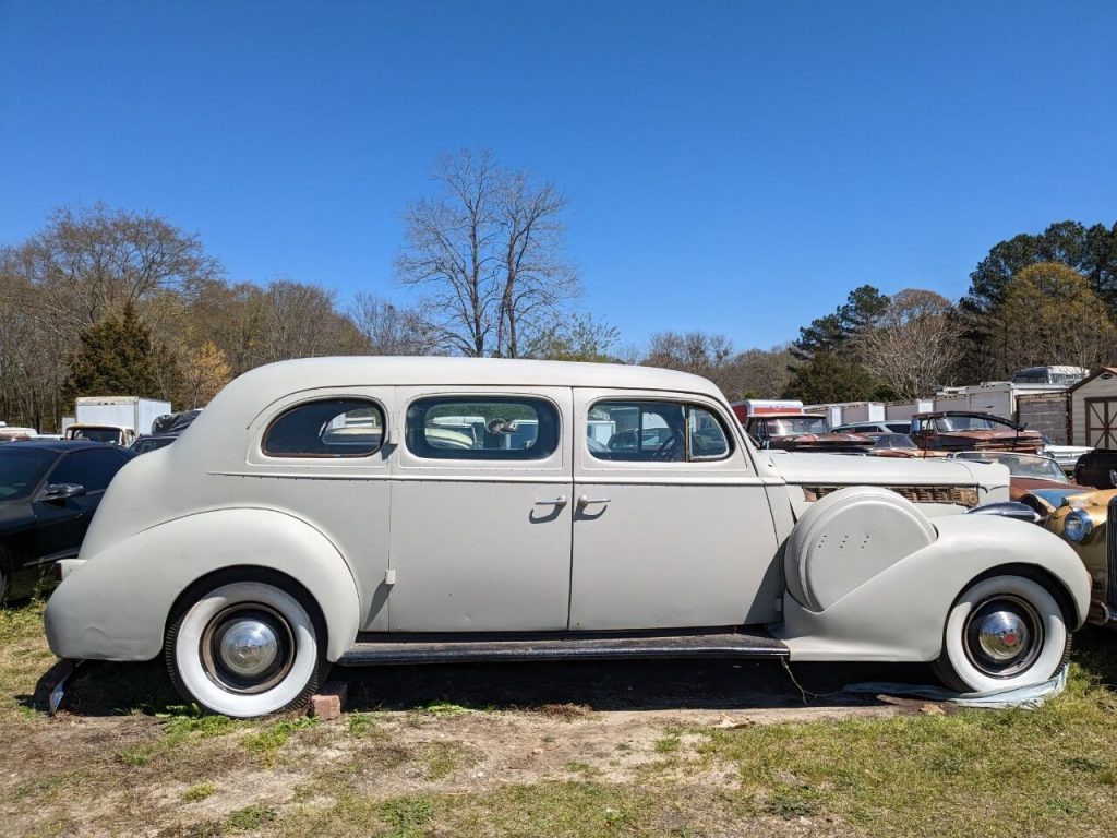 1939 Packard Saloon Limousine [new primer paint]