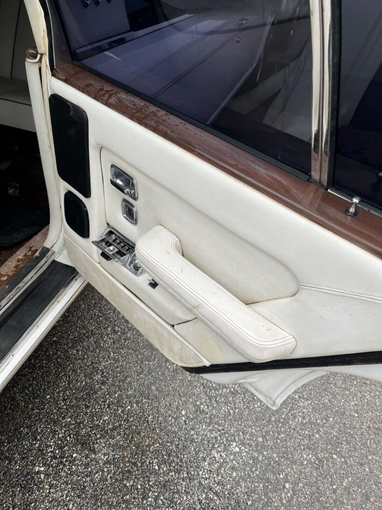 1984 Bentley Mulsanne six passenger limousine [needs repair]