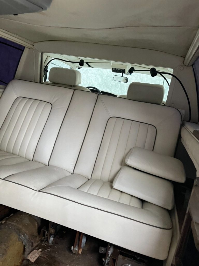 1984 Bentley Mulsanne six passenger limousine [needs repair]