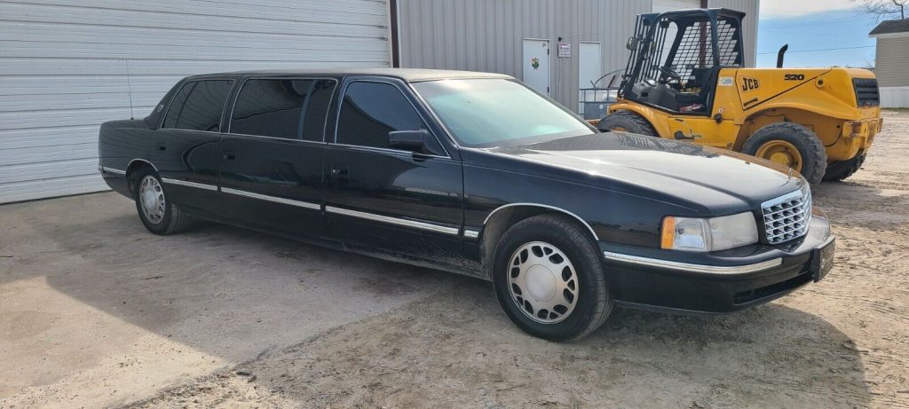1999 Cadillac Deville limousine [great shape]