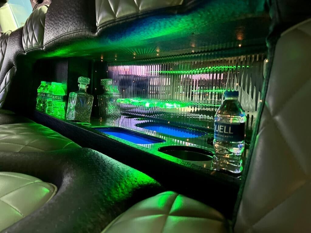 2013 Infiniti QX56 limousine [very clean]