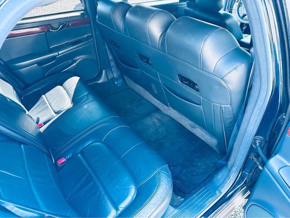 2004 Cadillac Deville Krystal Coach Limousine [very nice]