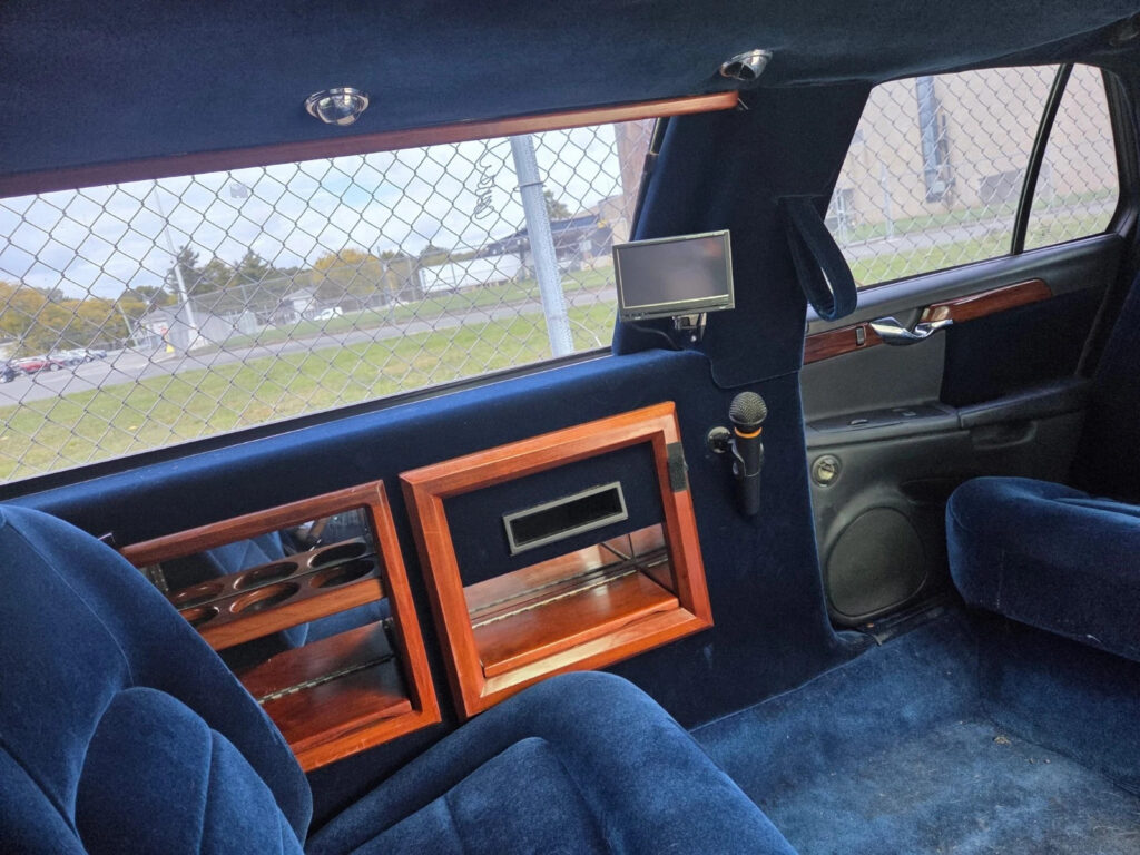 2004 Cadillac Professional Stretch Presidential Limousine by Dabryan Coach