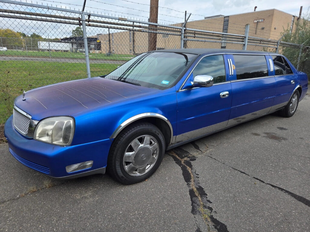2004 Cadillac Professional Stretch Presidential Limousine by Dabryan Coach