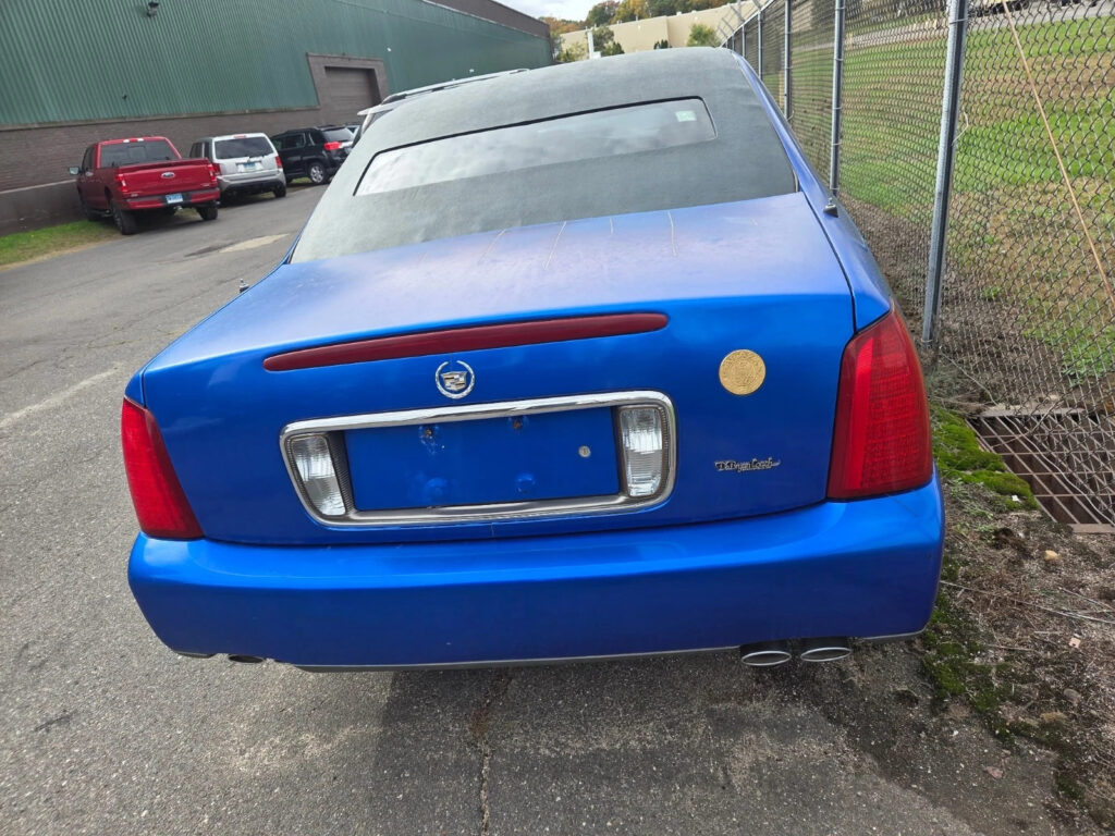2004 Cadillac Professional Stretch Presidential Limousine by Dabryan Coach